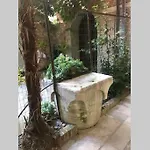 Tipico Con Corte Privata * Венеция