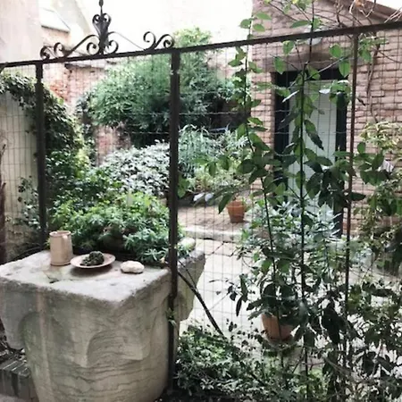 Tipico Con Corte Privata Apartment Venice