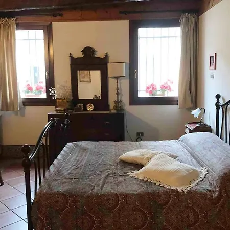 Tipico Con Corte Privata Appartamento Venezia